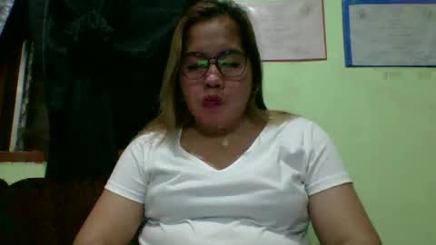 Snapshot of small_boobs59 chatting on 04/12/26, 02:22 Lovewella online show from 04/12/26, 02:22