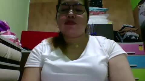 Snapshot of small_boobs59 chatting on 04/20/26, 01:36 Lovewella online show from 04/20/26, 01:36