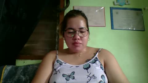 Snapshot of small_boobs59 chatting on 04/22/26, 03:09 Lovewella online show from 04/22/26, 03:09