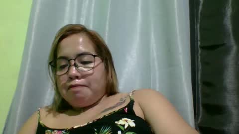 Snapshot of small_boobs59 chatting on 05/16/26, 10:36 Lovewella online show from 05/16/26, 10:36