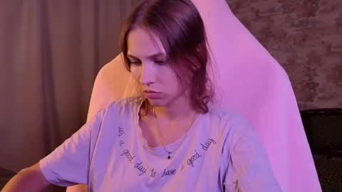 Emma online show from 09/11/25, 04:18