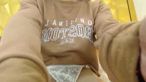 Small Hot19 online show from 03/11/25, 02:40