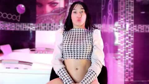 Small Hot19 online show from 12/14/25, 09:47