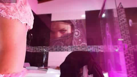 Small Hot19 online show from 01/10/26, 11:23