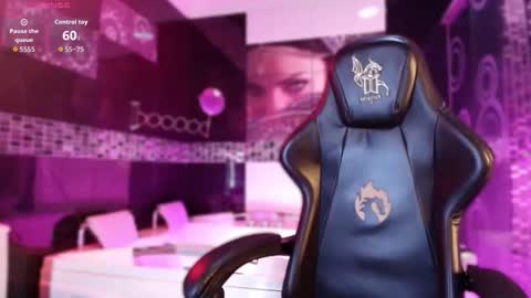 Small Hot19 online show from 03/28/26, 11:10