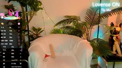 Snapshot of smallestgirlinchat chatting on 10/24/25, 06:04 smallestgirlinchat online show from 10/24/25, 06:04