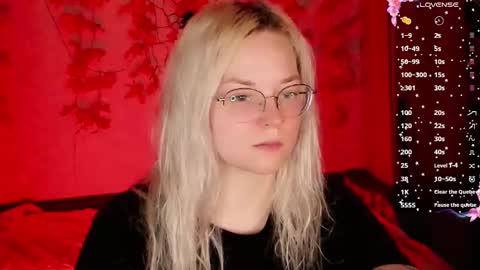 Snapshot of smallimpmeili chatting on 11/12/25, 10:30 smallimpmeili online show from 11/12/25, 10:30