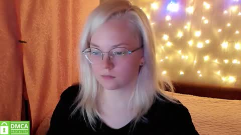 Snapshot of smallimpmeili chatting on 11/28/25, 08:00 smallimpmeili online show from 11/28/25, 08:00