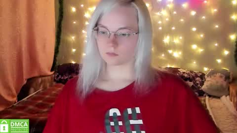 Snapshot of smallimpmeili chatting on 12/19/25, 09:00 smallimpmeili online show from 12/19/25, 09:00