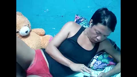 Snapshot of smallluncutc0ck chatting on 11/17/25, 01:11 jess online show from 11/17/25, 01:11