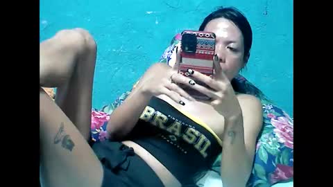 Snapshot of smallluncutc0ck chatting on 11/18/25, 05:23 jess online show from 11/18/25, 05:23