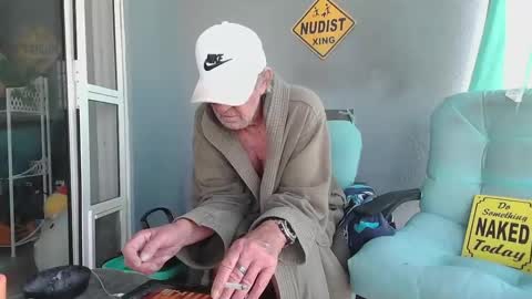 Daddy online show from 03/04/25, 01:17