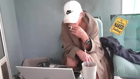 Snapshot of smallpenisbigtongue chatting on 12/18/25, 02:23 Daddy online show from 12/18/25, 02:23