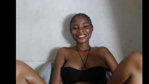 Snapshot of smallsluty chatting on 06/19/26, 07:12 smallsluty online show from 06/19/26, 07:12
