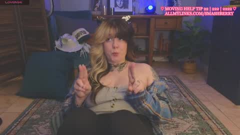 Snapshot of smashberry chatting on 04/08/26, 02:11 bb online show from 04/08/26, 02:11