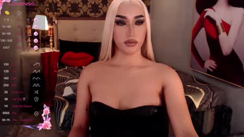 Snapshot of smasherqueen chatting on 02/23/26, 12:13 smasherqueen online show from 02/23/26, 12:13