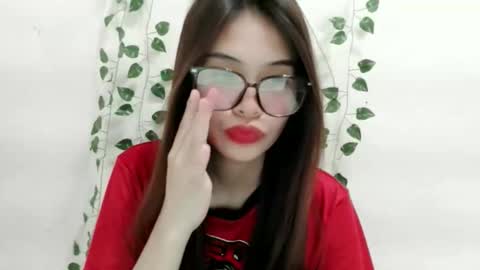 Snapshot of smellon_shake chatting on 10/18/25, 05:32 Julia online show from 10/18/25, 05:32