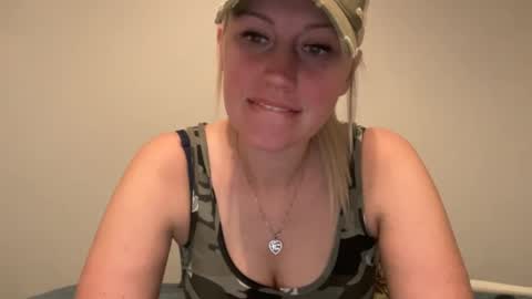 Snapshot of smexxii93 chatting on 12/09/24, 02:56 smexxii93 online show from 12/09/24, 02:56