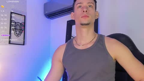 Snapshot of smiith_jade chatting on 03/04/25, 09:54 Jade Smiith online show from 03/04/25, 09:54