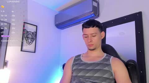 Snapshot of smiith_jade chatting on 03/05/25, 10:10 Jade Smiith online show from 03/05/25, 10:10