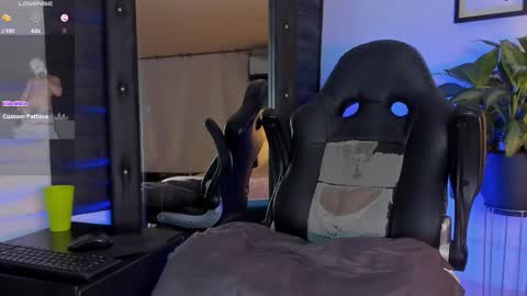 Snapshot of smiith_jade chatting on 10/25/25, 12:40 Jade Smiith online show from 10/25/25, 12:40