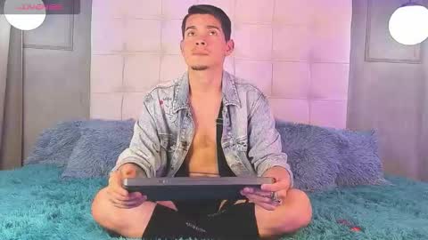 Snapshot of smile_kai_16 chatting on 12/02/25, 12:49 KAI online show from 12/02/25, 12:49