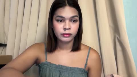 Snapshot of smile_sunshinex chatting on 11/10/25, 05:06 call me sunshine online show from 11/10/25, 05:06