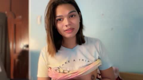 Snapshot of smile_sunshinex chatting on 11/19/25, 08:36 call me sunshine online show from 11/19/25, 08:36