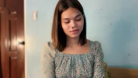 Snapshot of smile_sunshinex chatting on 11/26/25, 08:26 call me sunshine online show from 11/26/25, 08:26