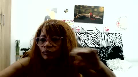 Snapshot of smilet_milf chatting on 07/07/26, 12:31 Smileth online show from 07/07/26, 12:31