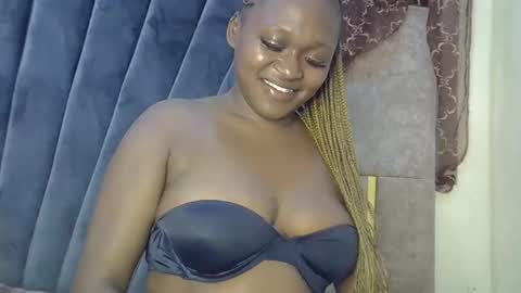 smiley_berry online show from 10/05/25, 06:50