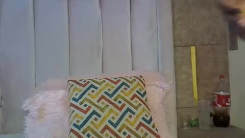 smiley_berry online show from 10/18/25, 04:41