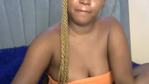 smiley_berry online show from 11/17/25, 08:58