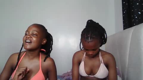 Snapshot of smiley_luv1 chatting on 12/16/25, 08:19 smiley luv1 online show from 12/16/25, 08:19