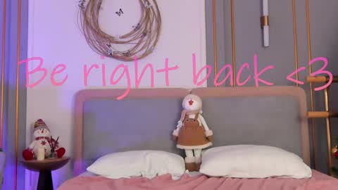 Mia online show from 12/29/24, 11:18