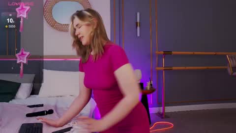 Mia online show from 02/28/25, 11:58