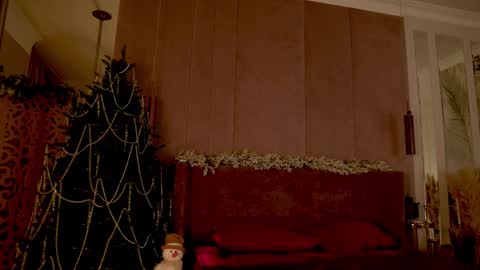 Mia online show from 01/11/26, 05:01