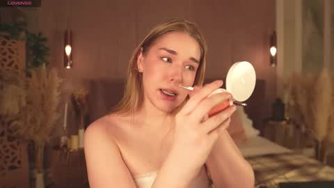 Snapshot of smiley_mia_ chatting on 03/05/26, 05:14 Mia online show from 03/05/26, 05:14