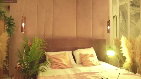 Snapshot of smiley_mia_ chatting on 03/15/26, 05:13 Mia online show from 03/15/26, 05:13