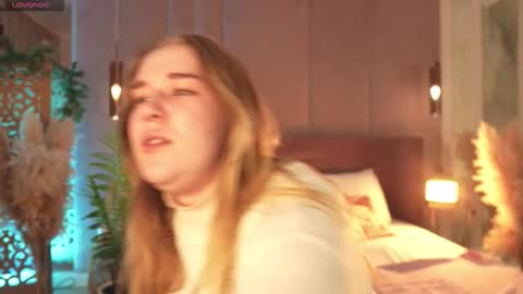 Snapshot of smiley_mia_ chatting on 03/16/26, 05:24 Mia online show from 03/16/26, 05:24