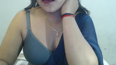 Snapshot of smiley_queen99 chatting on 03/15/26, 06:36 smiley online show from 03/15/26, 06:36