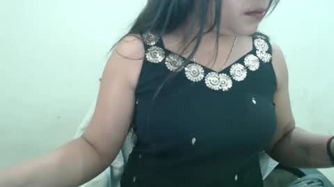 Snapshot of smiley_queen99 chatting on 03/18/26, 07:11 smiley online show from 03/18/26, 07:11