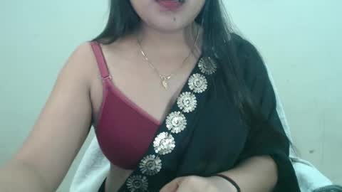 Snapshot of smiley_queen99 chatting on 03/20/26, 08:41 smiley online show from 03/20/26, 08:41