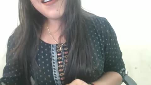 Snapshot of smiley_queen99 chatting on 03/25/26, 06:41 smiley online show from 03/25/26, 06:41