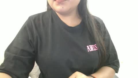 Snapshot of smiley_queen99 chatting on 03/31/26, 07:42 smiley online show from 03/31/26, 07:42