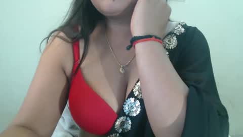 Snapshot of smiley_queen99 chatting on 04/06/26, 09:10 smiley online show from 04/06/26, 09:10