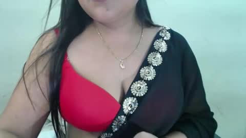 Snapshot of smiley_queen99 chatting on 04/26/26, 03:10 smiley online show from 04/26/26, 03:10