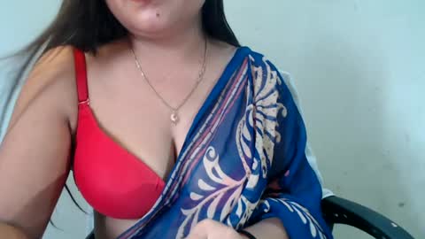 Snapshot of smiley_queen99 chatting on 07/14/26, 02:16 smiley online show from 07/14/26, 02:16