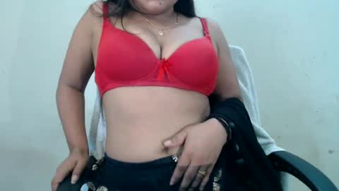 Snapshot of smiley_queen99 chatting on 07/19/26, 03:21 smiley online show from 07/19/26, 03:21