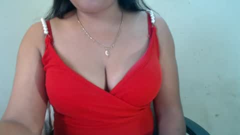 Snapshot of smiley_queen99 chatting on 08/04/26, 04:37 smiley online show from 08/04/26, 04:37